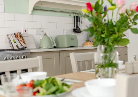 The kitchen & dining area at Fairbank House, Looe