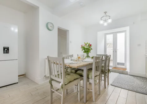 The kitchen & dining area at Fairbank House, Looe