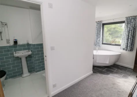 Bedroom #1 & en-suite at Fairways, Bush
