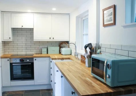 The kitchen at Fal River Cottage, Malpas