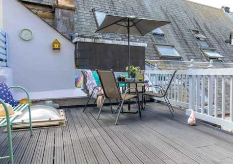 The decked terrace at Family Tides, Brixham