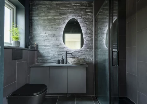 The shower room at Fernbank, Lelant