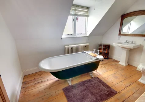 The bathroom at Ferndale House, Lynmouth
