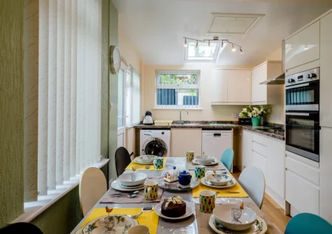 The kitchen & dining area at Fernlea, Appledore