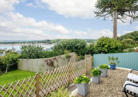 The front garden & outdoor sitting area at Fernlea, Appledore