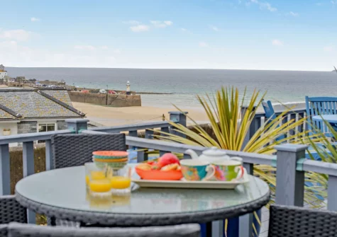 The decked terrace & alfresco dining area at Fernlea Court, St Ives