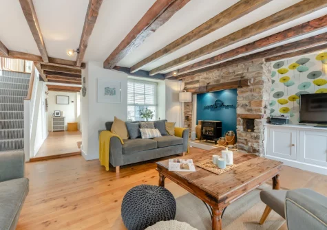 The living room at Ferrymans Cottage, Appledore