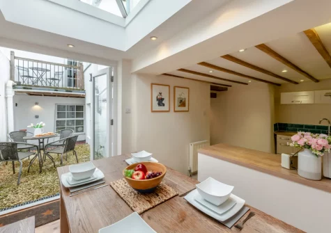 The dining area at Ferrymans Cottage, Appledore
