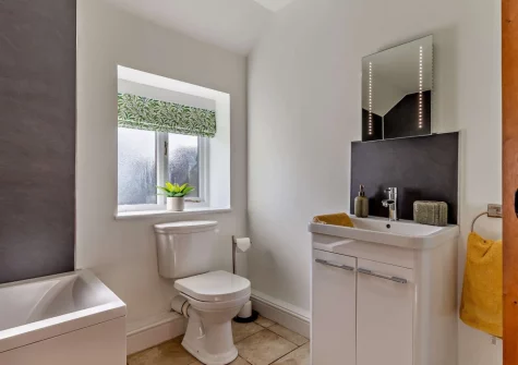 The bathroom at Firebeacon, Firebeacon Farm, Edistone
