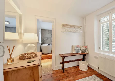 Bedroom #1 at Fishermans View, Appledore