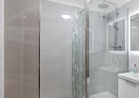 The shower room at Fistral Gaze, Newquay