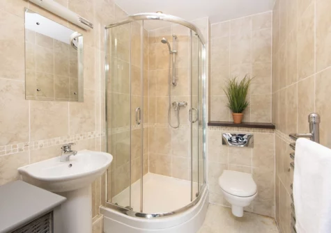 Bedroom #1 en-suite at Fistral Lookout, Ocean 1, Newquay