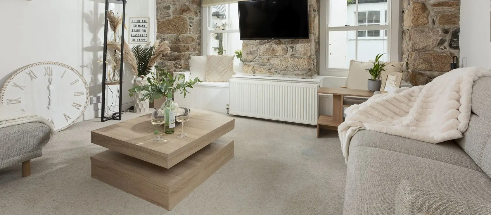 Fond Memories Cottage, St Ives is a charming four-storey retreat in historic Digey quarter. Enjoy original stone features, cosy window seats, sea glimpses from the top floor, and steps from independent galleries, scenic harbour, and stunning beaches.