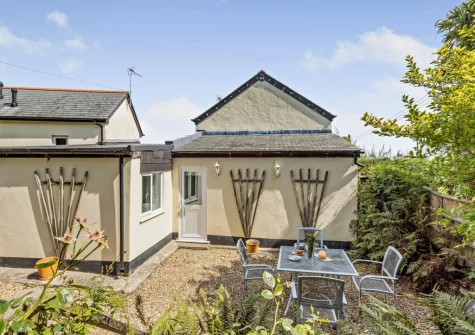 The patio, barbecue & alfresco dining area at Ford Mill Dairy, Ashmansworthy