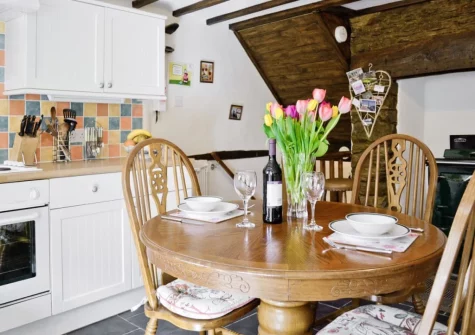 The kitchen & dining area at Fordbrook Cottage, Brixton