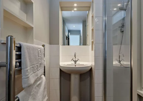 The shower room at Four Seas, Brixham