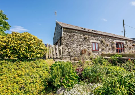 Four Seasons is one of five barn conversions enjoying a tranquil rural hillside location