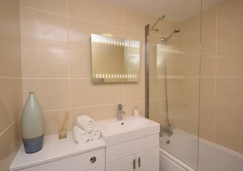 The bathroom at Fourteen Mawgan Porth, Mawgan Porth