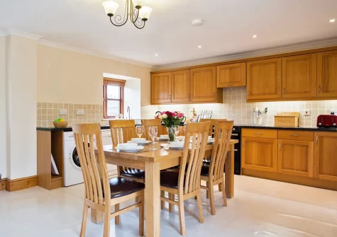 The kitchen & dining area at Foxgloves, Higher Trenower Farm, Newtown-in-St-Martin