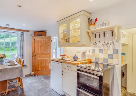 The kitchen & dining area at Frogapits, Boscastle
