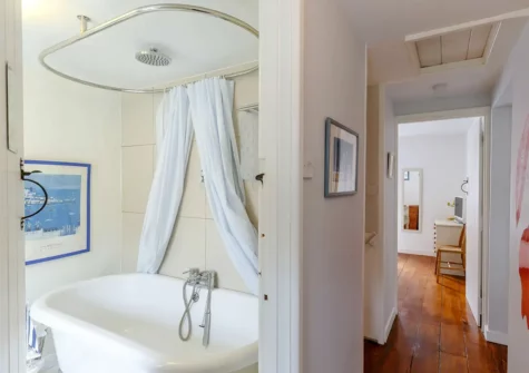 The bathroom at Frogwell Cottage, Brixham