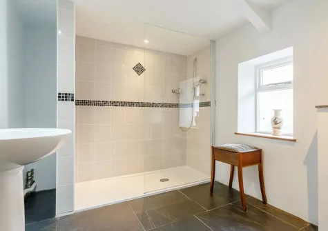 One of the shower rooms at Fursdon Farmhouse, Iddesleigh