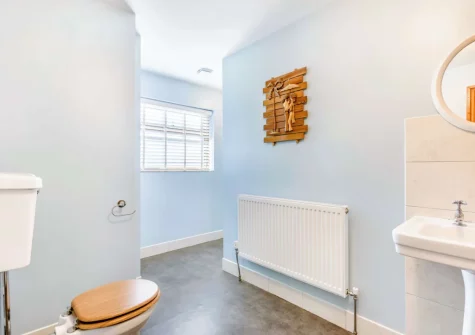 The bathroom at Gallantry Bower, Higher Clovelly