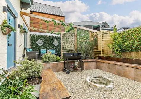The garden, outdoor sitting & barbecue area at Galleons Rest, Charlestown