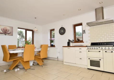 The kitchen & dining area at Garden House, Bude