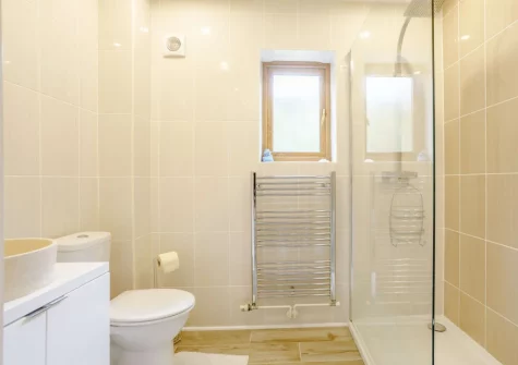The shower room at Garden House, Bude
