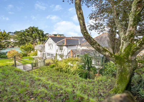 The enclosed terraced garden at Gartree Cottage, Polruan
