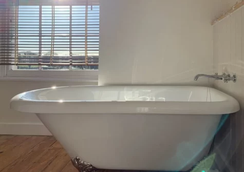 The bathroom at Gewans Farm Cottage, Tregorrick
