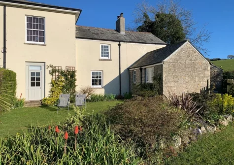 Gewans Farm Cottage is a self contained renovated wing of a Grade II listed farmhouse in Tregorrick