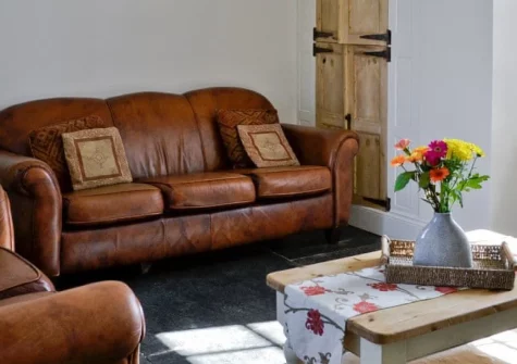 Gewans Farm Cottage, Tregorrick is a charming two-bedroom country retreat near Cornwall's south coast, featuring a warming woodburner, enclosed garden with barbecue, and superb access to the Lost Gardens of Heligan and beautiful beaches.