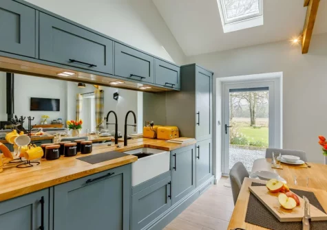 The kitchen & dining area at Gidcott Cottage, Gidcott