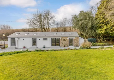 The Gidcott Cottage is a beautiful converted barn in a quiet rural setting at Gidcott Cottage, Gidcott