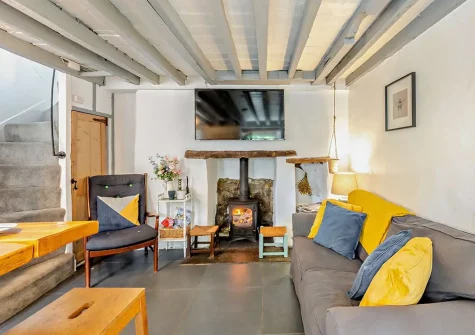 The living area at Giffin Cottage, Brixham