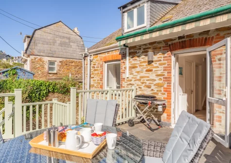 The terrace & alfresco dining area at Glanmor North, Polruan