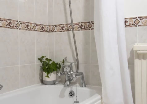 The first floor bathroom at Godolphin at Roserrow, Polzeath