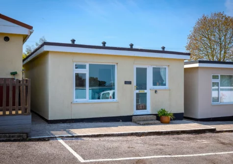Gone To The Beach is a beautifully & recently renovated bungalow with views of the sea, perfect for family holidays