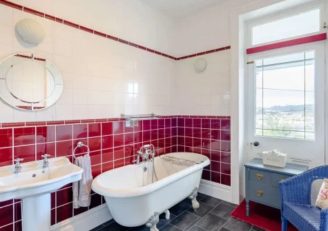 Bedroom #4 & #5 Jack 'n Jill bathroom at Goodamoor, Bideford