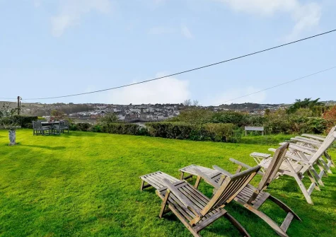 The garden & outdoor sitting area at Goodamoor, Bideford