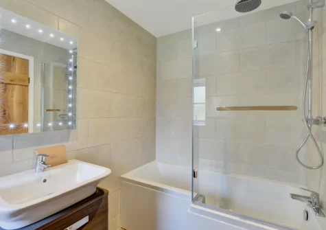 Bedroom #1 en-suite bathroom at Goosehill at Penrose Burden, St Breward