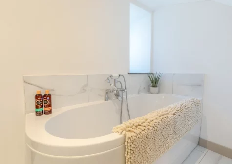 The bathroom at Grampys Barn, Bray Shop