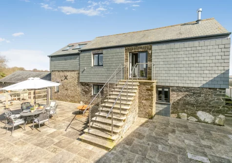 The enclosed patio, barbecue & alfresco dining area at Grampys Barn, Bray Shop