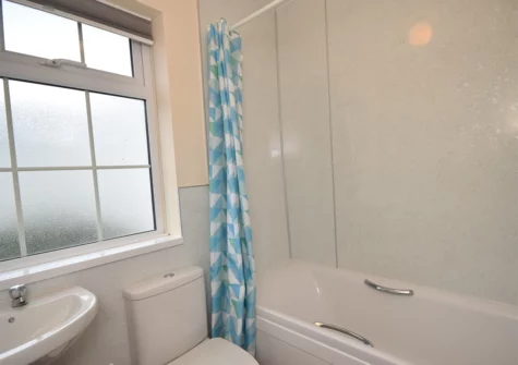 The bathroom at Greenlake Farm Cottage, Hartland