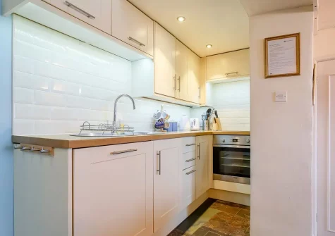 The kitchen at Guillemot Cottage, Brixham