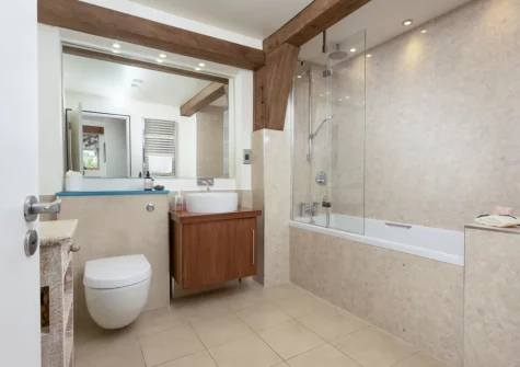 Bedroom #1 en-suite bathroom at Gull Rock, Rock
