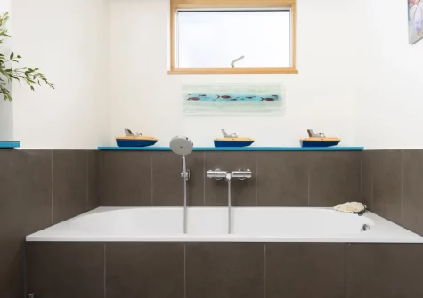 The first floor bathroom at Gull Rock, Rock