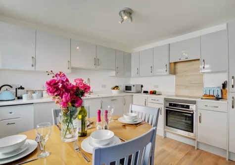 The kitchen & dining area at Gunnedah Studio, Crackington Haven